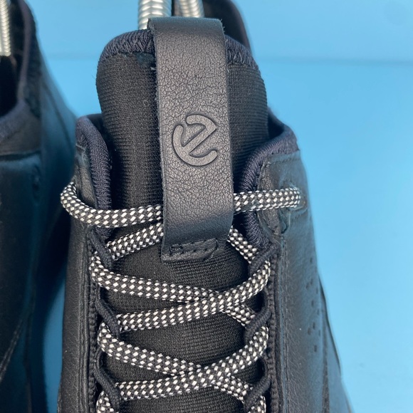 Ecco Black Leather Shoes. - Picture 3 of 12
